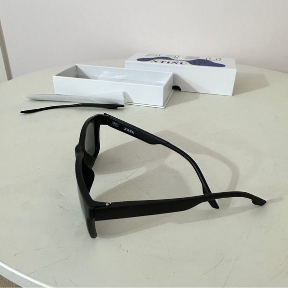 Polarized Sunglasses - Picture 9 of 11